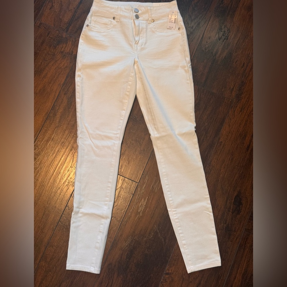 Maurices Women's Jegging Denim Flex Mid Rise XS Regular WHITE NWT Spring Summer